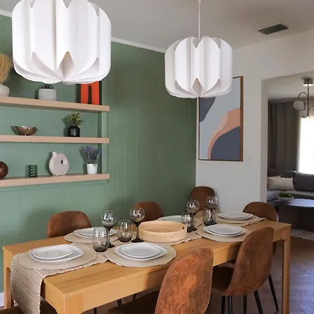 Modern Oasis, King Bed Pet Friendly 10M To Beach
